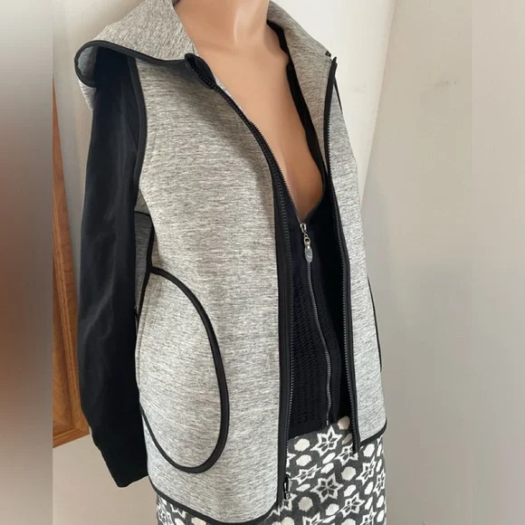 🌸18.5”PTP reversible hooded insculpt vest lululemon hoodie 6 8 grey space - Picture 2 of 7